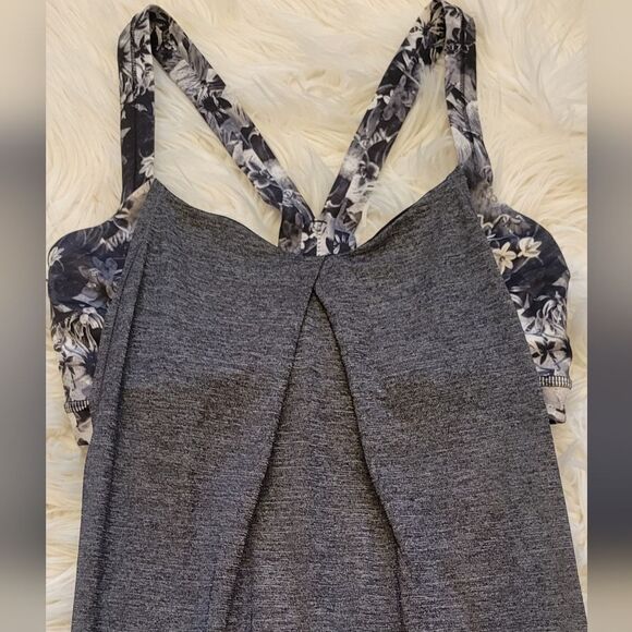 Lululemon Floral Tank Size 6 Like New - Picture 2 of 9